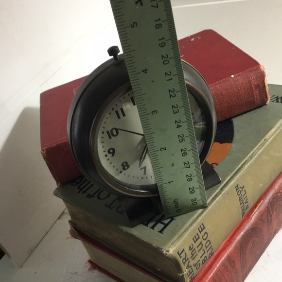 Quartz bronze standing alarm clock battery operated - Picture 5 of 8